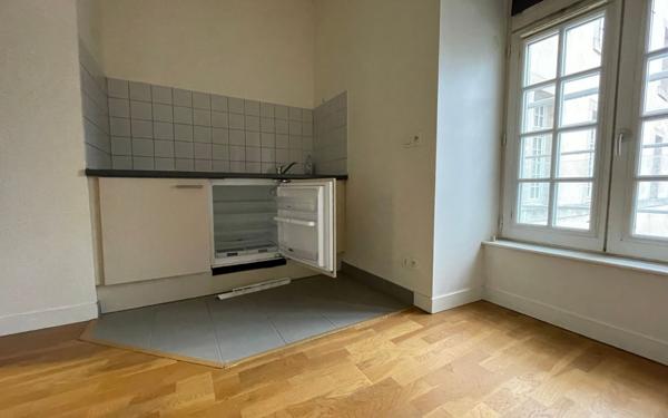 Appartement à vendre    1 pièce • 26,81 m2 Limoges