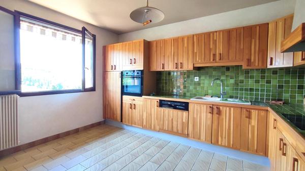 THIZY-LES-BOURGS (69240)  Maison individuelle,  4 chambres, dépendance,  garage et terrain 1000m²