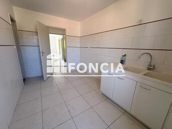Location Appartement 4 pièces 81.02 m² - La Valette 83160