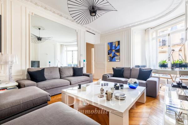 # Appartement – 200m² – Paris 8ème
