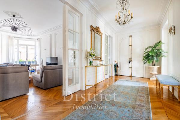 # Appartement – 200m² – Paris 8ème