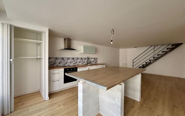 Appartement à louer    3 pièces • 76 m2 Reims