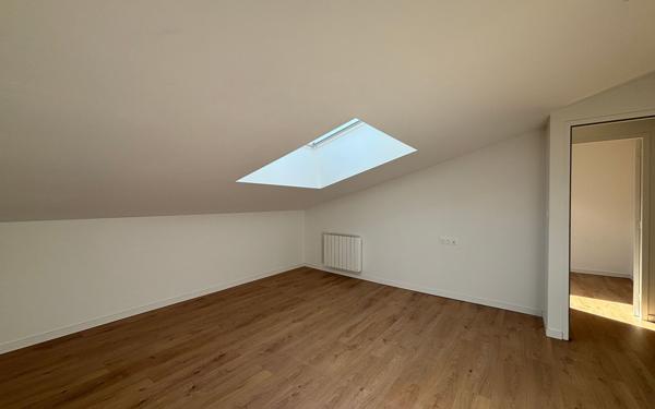 Appartement à louer    3 pièces • 76 m2 Reims