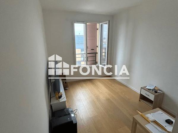 Location Appartement 3 pièces 53.9 m² - AVENUE DESCARTES Le Plessis Robinson 92350