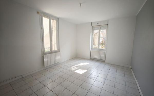 Appartement à louer    3 pièces •  Mézières-sur-Seine