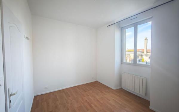 Appartement à louer    3 pièces •  Mézières-sur-Seine