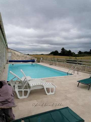 PROPRIETE AGRICOLE, ANCIEN DOMAINE DE CHASSE DE 111 HA PROCHE DE JONZAC