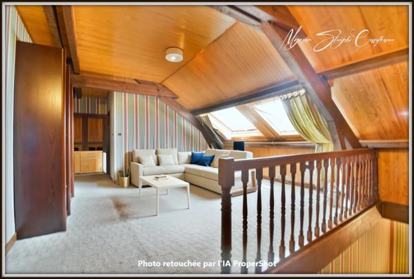 Propriete à vendre 8 pièces MIMIZAN (40)avec lac privatif.