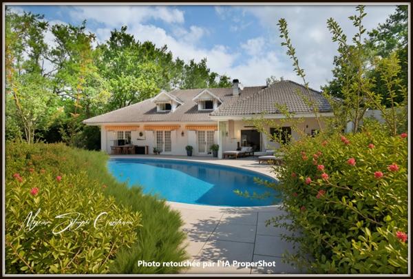 Propriete à vendre 8 pièces MIMIZAN (40)avec lac privatif.