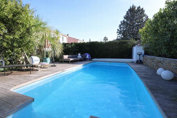 Allauch (13190) Maison T4 avec jardin d'exception, piscine et garage!