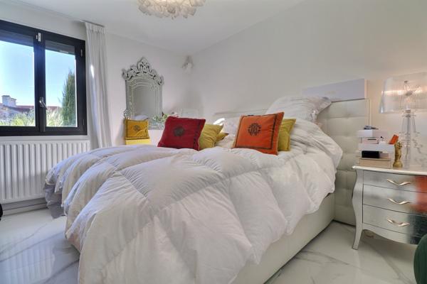 Allauch (13190) Maison T4 avec jardin d'exception, piscine et garage!