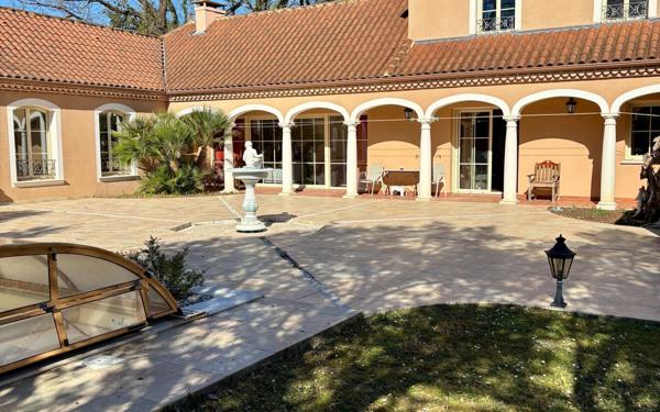 Maison à vendre    6 pièces •  Idron