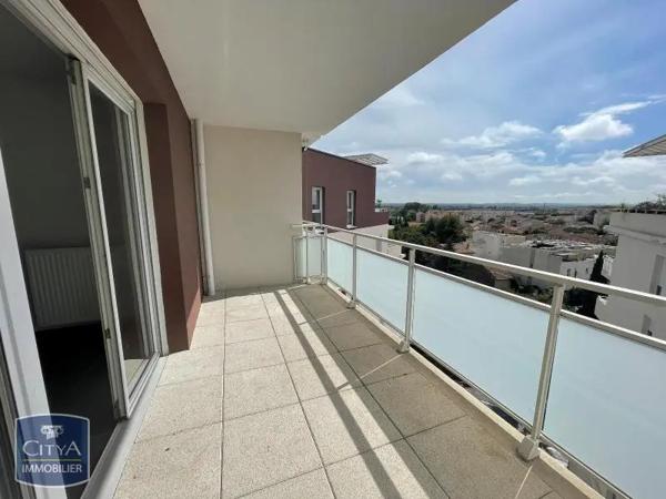 Appartement à louer 3 pièces 67.34m² Nîmes (30000)