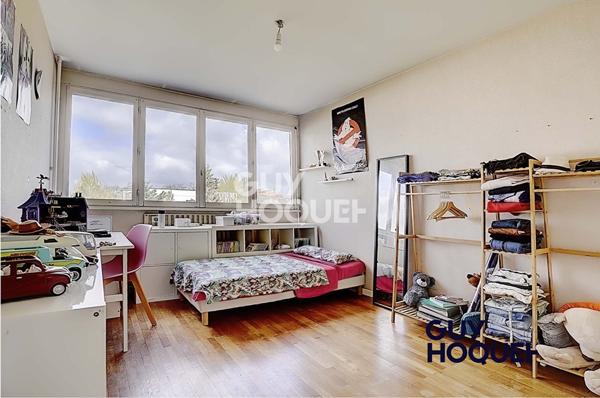 A vendre T6 de 111 m² à Sainte Foy Les Lyon + stationnement