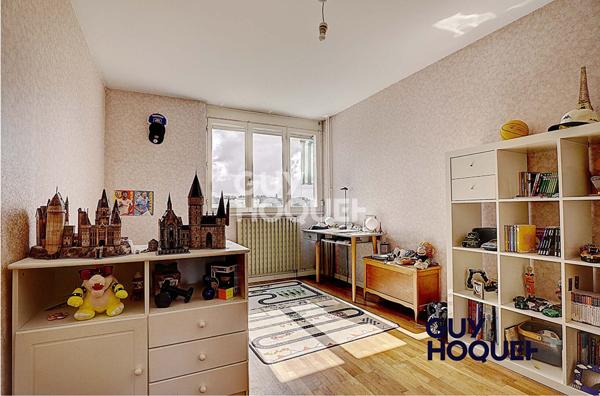 A vendre T6 de 111 m² à Sainte Foy Les Lyon + stationnement