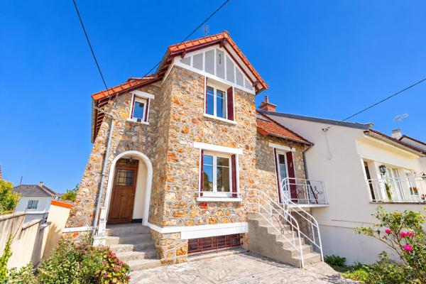 Maison meulière ,Quartier résidentiel calme , Proche RER B, Garage, Sous-sol total.