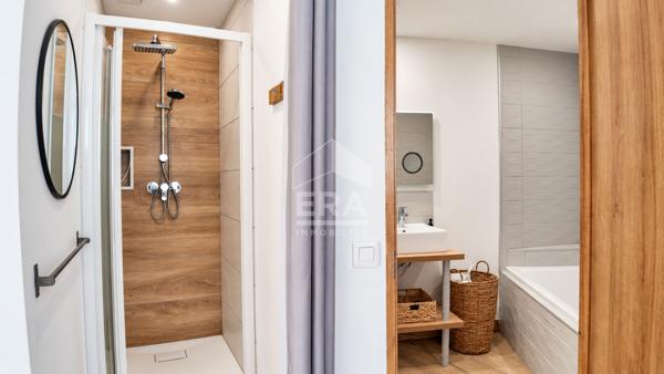 Sainte Cécile - ensemble immobilier de 150m2 divisée en 3 appartements