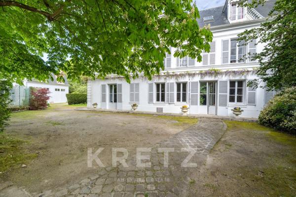 Hotel Particulier au coeur de FONTAINEBLEAU