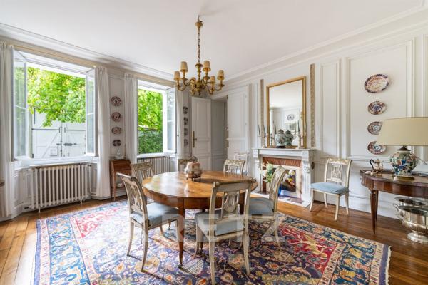 Hotel Particulier au coeur de FONTAINEBLEAU