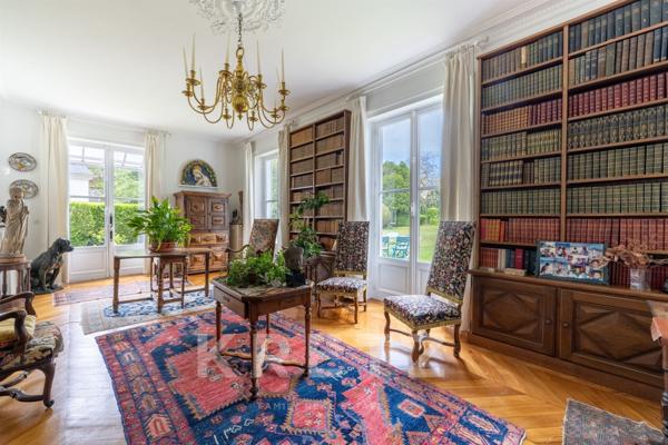 Hotel Particulier au coeur de FONTAINEBLEAU