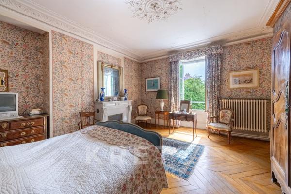 Hotel Particulier au coeur de FONTAINEBLEAU