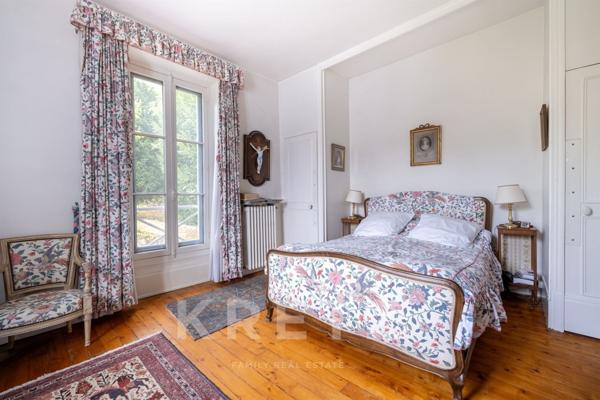 Hotel Particulier au coeur de FONTAINEBLEAU