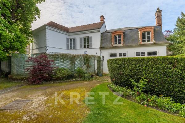 Hotel Particulier au coeur de FONTAINEBLEAU