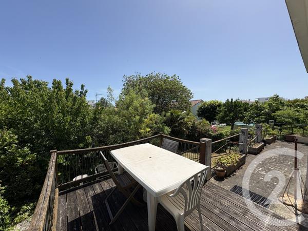 Maison à vendre  5 pièces - 120,13 m 2   ROYAN  - 17