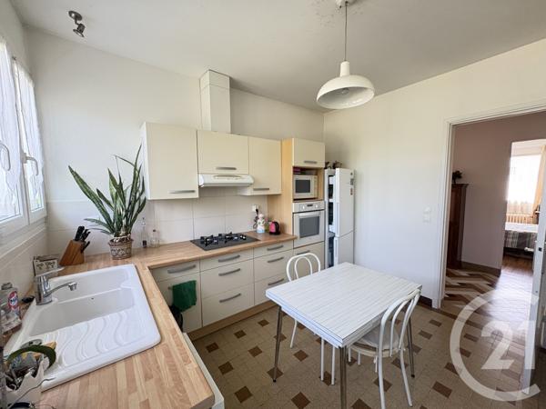 Maison à vendre  5 pièces - 120,13 m 2   ROYAN  - 17