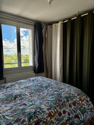 Appartement traversant de 70 m² + Box à vélos/motos + Balcon