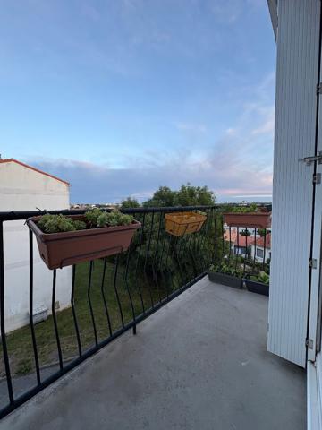 Appartement traversant de 70 m² + Box à vélos/motos + Balcon