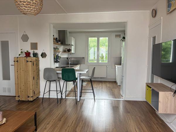 Appartement traversant de 70 m² + Box à vélos/motos + Balcon