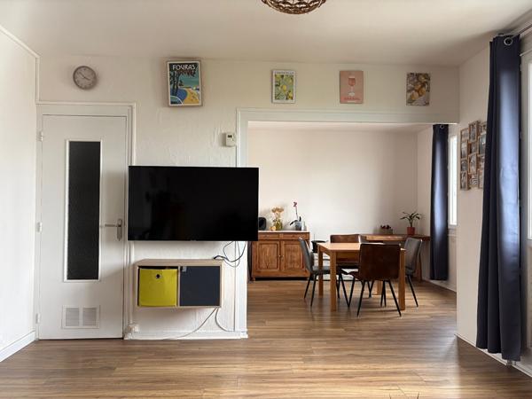 Appartement traversant de 70 m² + Box à vélos/motos + Balcon