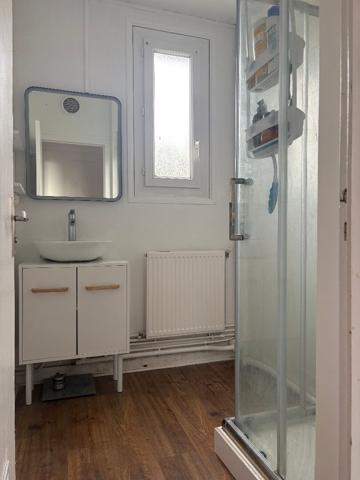 Appartement traversant de 70 m² + Box à vélos/motos + Balcon