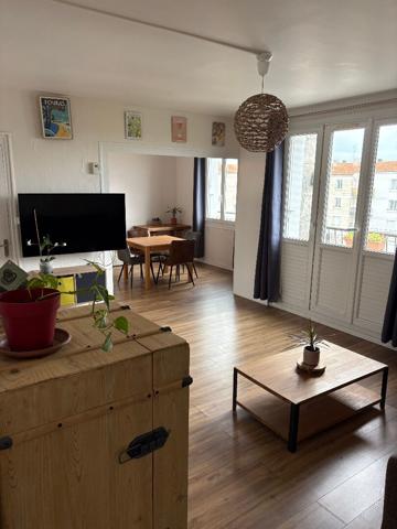 Appartement traversant de 70 m² + Box à vélos/motos + Balcon