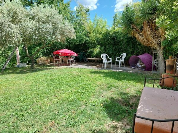 Maison à vendre    7 pièces • 200 m2 La Tour-d'Aigues