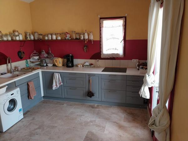 Maison à vendre    7 pièces • 200 m2 La Tour-d'Aigues