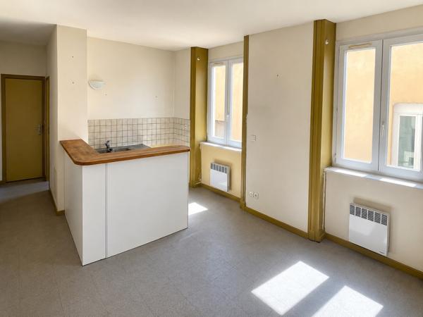 Appartement
         2 pièces
        - 32 m² 124 000 € *