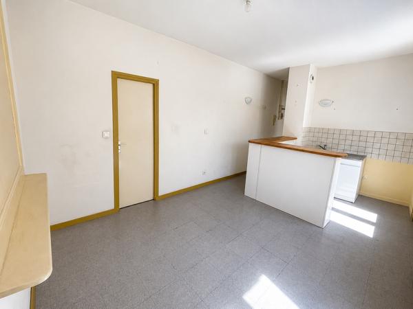 Appartement
         2 pièces
        - 32 m² 124 000 € *