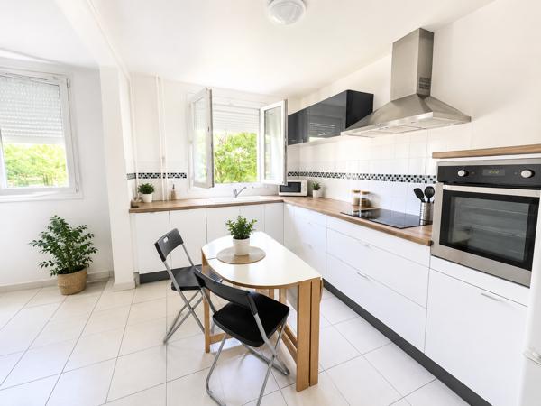 Appartement
         2 pièces
        - 34 m² Exclusivité 130 000 € *
