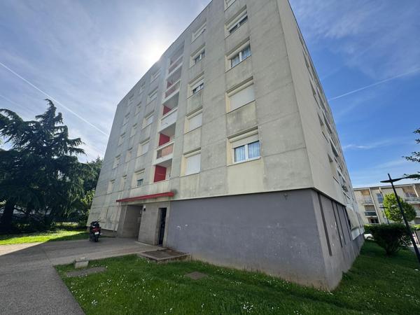 Appartement
         2 pièces
        - 34 m² Exclusivité 130 000 € *