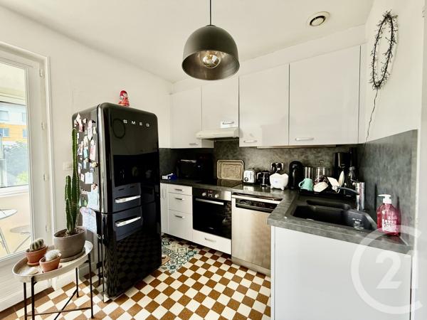 Appartement F3 à vendre  3 pièces - 65 m 2   LA ROCHELLE  - 17