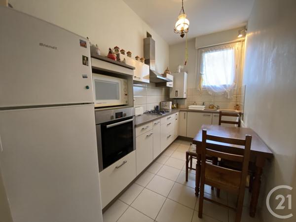 Appartement F3 à vendre  3 pièces - 65 m 2   LA ROCHELLE  - 17