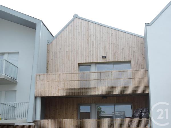 Appartement F3 à vendre  3 pièces - 65 m 2   LA ROCHELLE  - 17