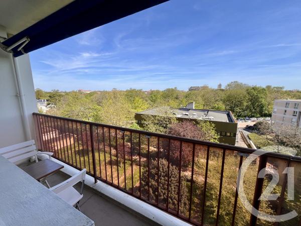 Appartement F3 à vendre  3 pièces - 65 m 2   LA ROCHELLE  - 17