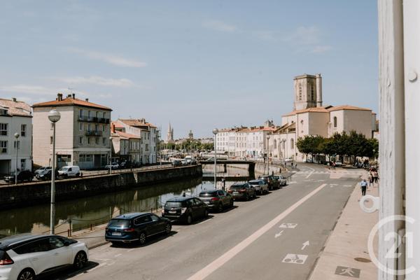 Appartement F3 à vendre  3 pièces - 65 m 2   LA ROCHELLE  - 17