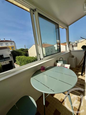 Appartement F3 à vendre  3 pièces - 65 m 2   LA ROCHELLE  - 17