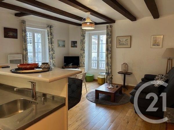 Appartement F3 à vendre  3 pièces - 65 m 2   LA ROCHELLE  - 17