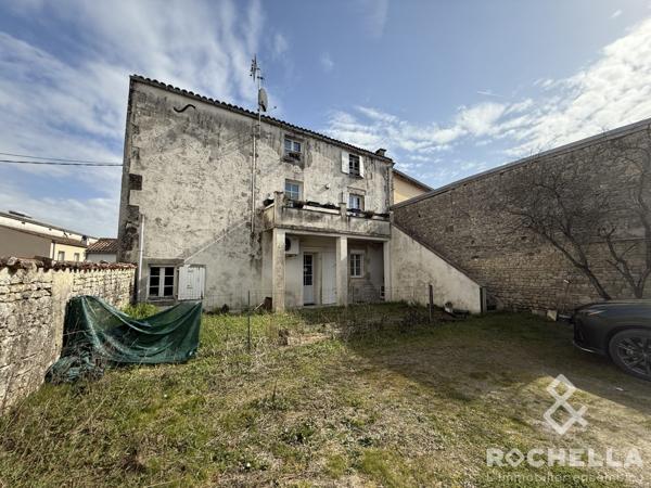 IMMEUBLE DE RAPPORT À 10 KM D'AULNAY DE SAINTONGE