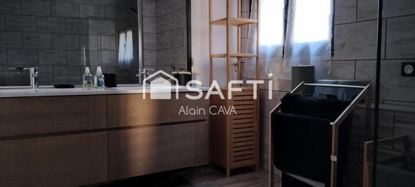 Chalet de 145m² avec garage en sousol sur 914m² de terrain